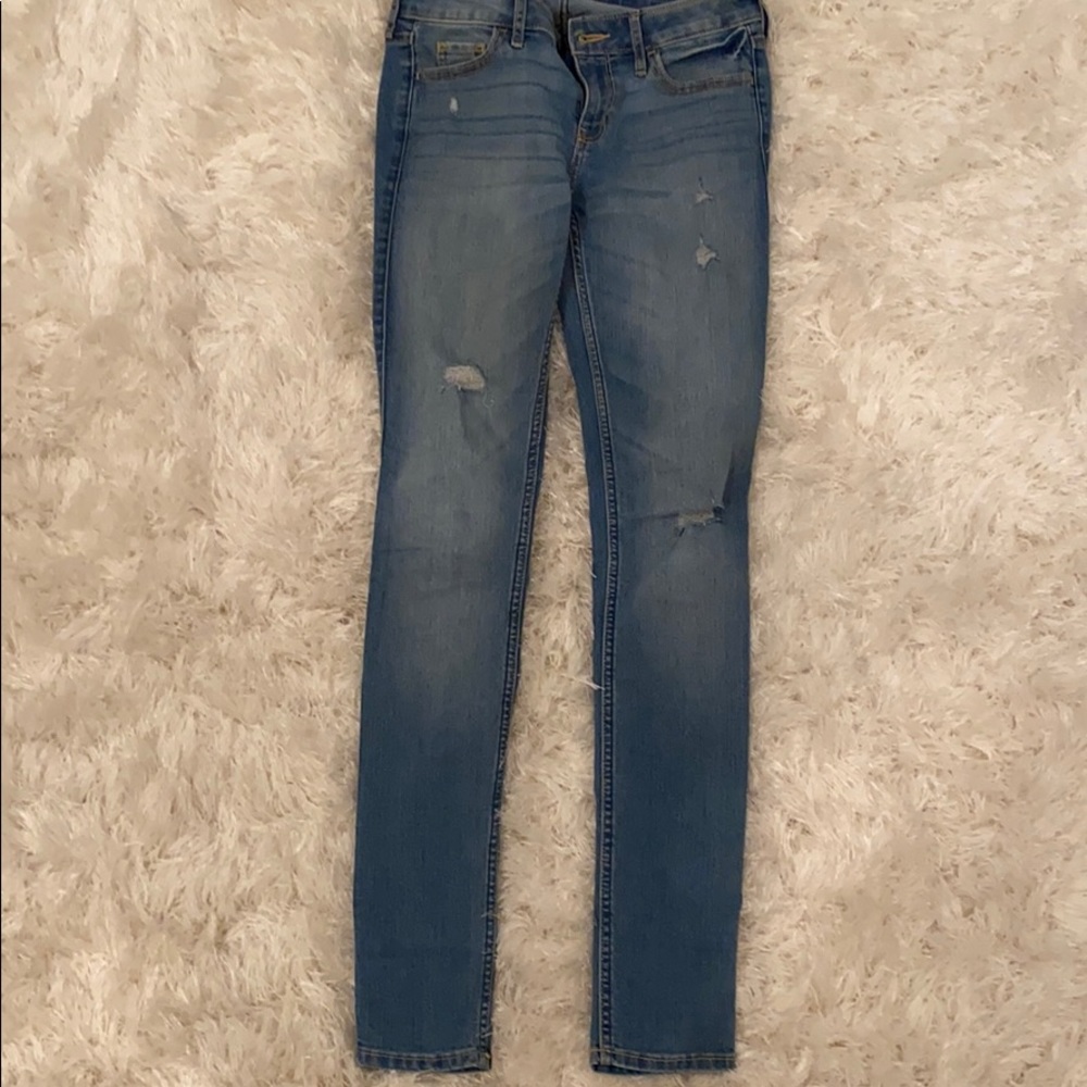Jeans with slight rips